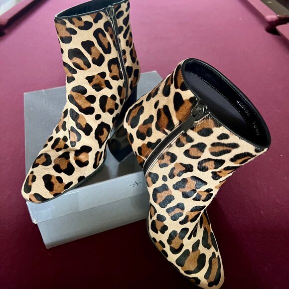 Aquatalia Florita Calf-Hair Bootie - 10.5M - BEAUTIFUL & Gently Used! - Picture 6 of 11